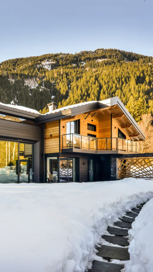 7 Winter Getaways You Can Book On Airbnb Now